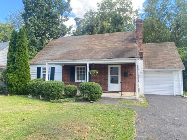 621 Greenbrook Rd in North Plainfield, NJ - Building Photo - Building Photo