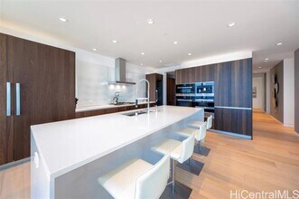 1118 Ala Moana Blvd in Honolulu, HI - Foto de edificio - Building Photo