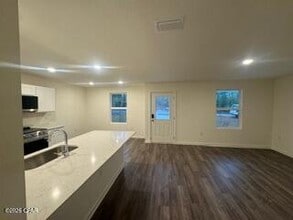 4113 Pinehurst Ave in Chipley, FL - Building Photo - Building Photo