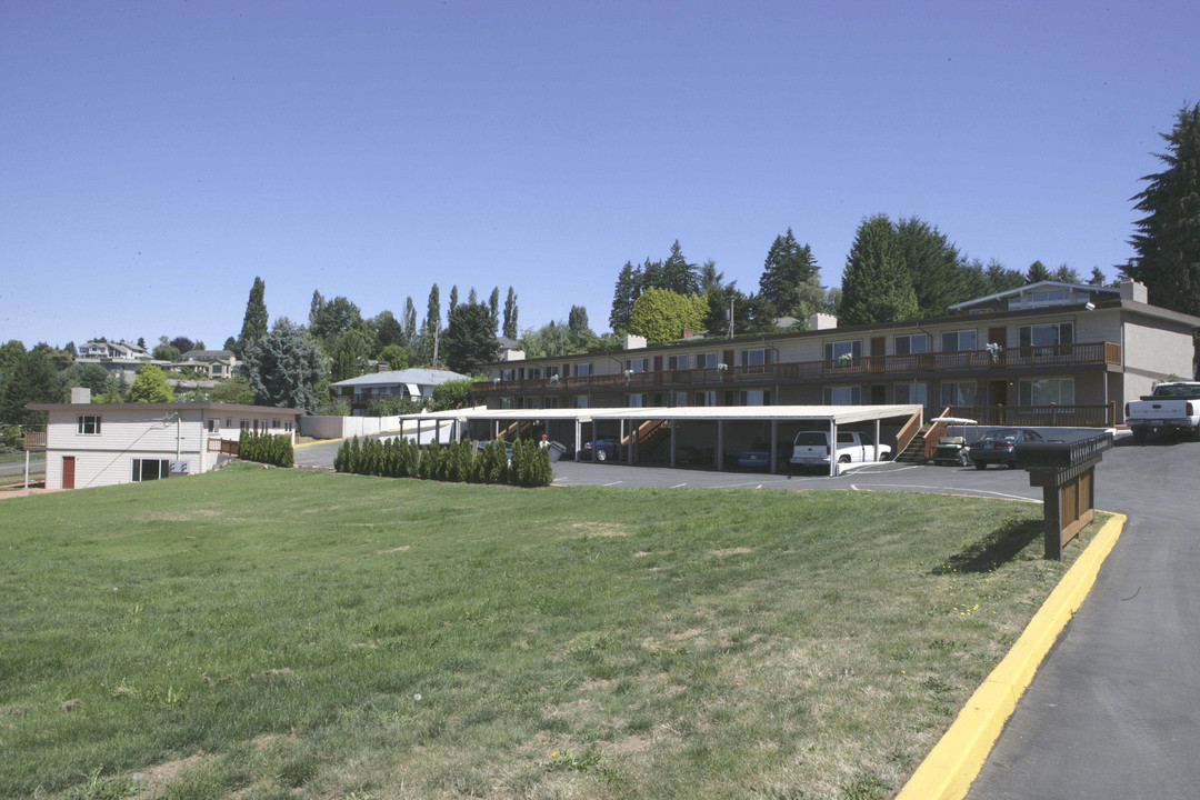 Lakeview Condos in Vancouver, WA - Building Photo