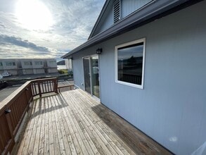 2304 Skyline Way in Anacortes, WA - Building Photo - Building Photo