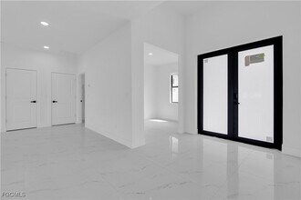 3202 32nd St W in Lehigh Acres, FL - Building Photo - Building Photo