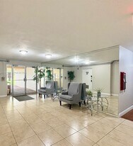 7300 NW 17th St in Plantation, FL - Building Photo