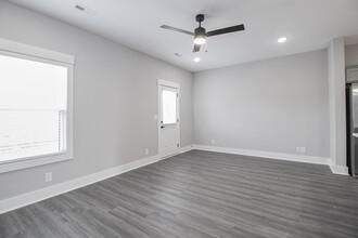 403 Jonathan Wade Pvt Cir in Clarksville, TN - Foto de edificio - Building Photo
