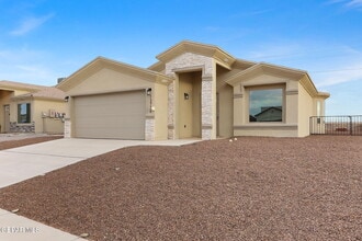 13736 Flora Vista Ave in Horizon City, TX - Building Photo - Building Photo
