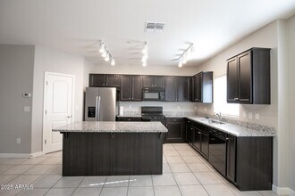 2150 W Alameda Rd in Phoenix, AZ - Building Photo - Building Photo
