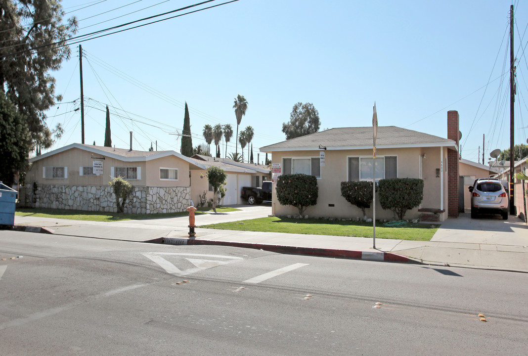 4642-4650 Live Oak St in Bell, CA - Foto de edificio