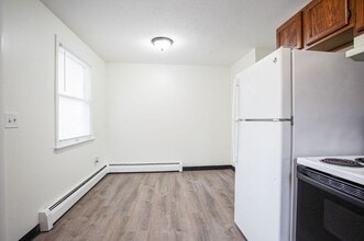 878 St James Ave in Springfield, MA - Building Photo - Building Photo