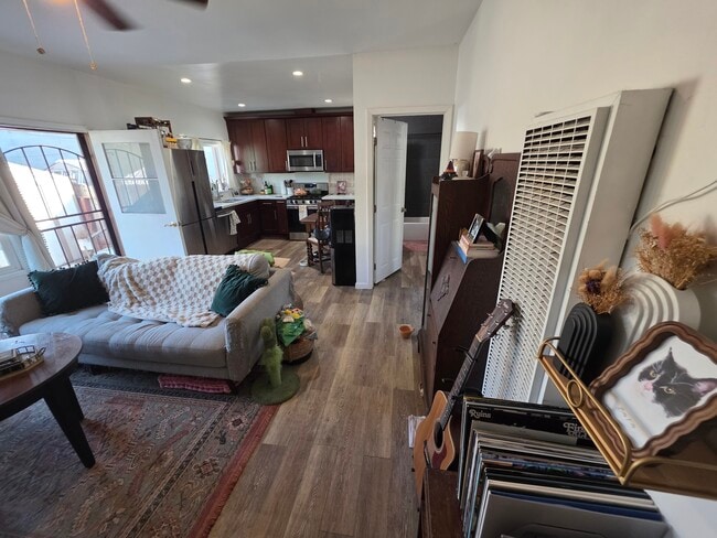 1139 Loma Ave in Long Beach, CA - Foto de edificio - Building Photo