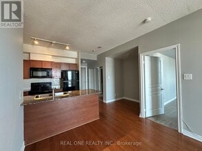 3525 Kariya Dr in Mississauga, ON - Building Photo - Building Photo