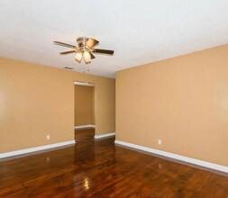 5523 Minosa Cir E in Jacksonville, FL - Foto de edificio - Building Photo