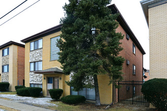 10459 W Touhy Ave in Rosemont, IL - Building Photo - Building Photo