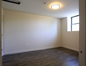 1435 State St in New Haven, CT - Building Photo - Interior Photo