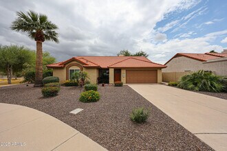 9085 E Windrose Dr in Scottsdale, AZ - Building Photo - Building Photo
