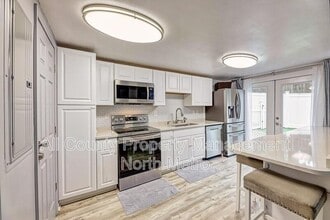 5606 Roberts Dr in Atlanta, GA - Building Photo - Building Photo