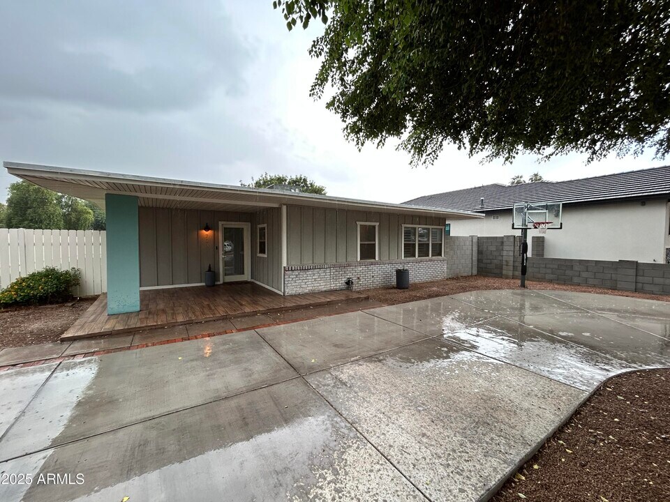 7031 N 14th Dr in Phoenix, AZ - Building Photo