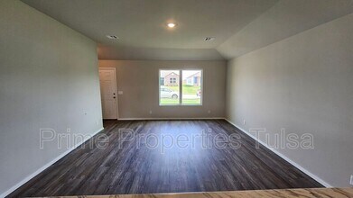 1113 W Fargo Ln in Claremore, OK - Building Photo - Building Photo