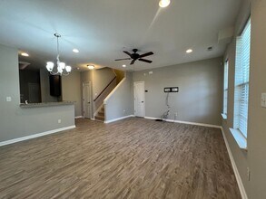 306 Fountain Way in Hampton, VA - Building Photo - Building Photo