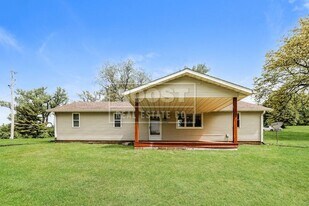 2406 Springfield Xenia Rd in Springfield, OH - Building Photo