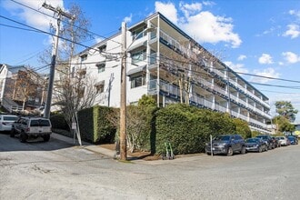 762 Hayes St, Unit 18 in Seattle, WA - Building Photo - Building Photo