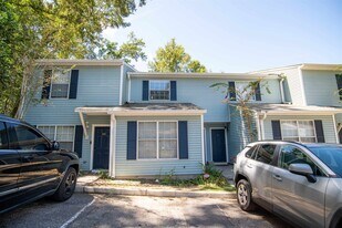 2186 Timberwood Cir N in Tallahassee, FL - Building Photo