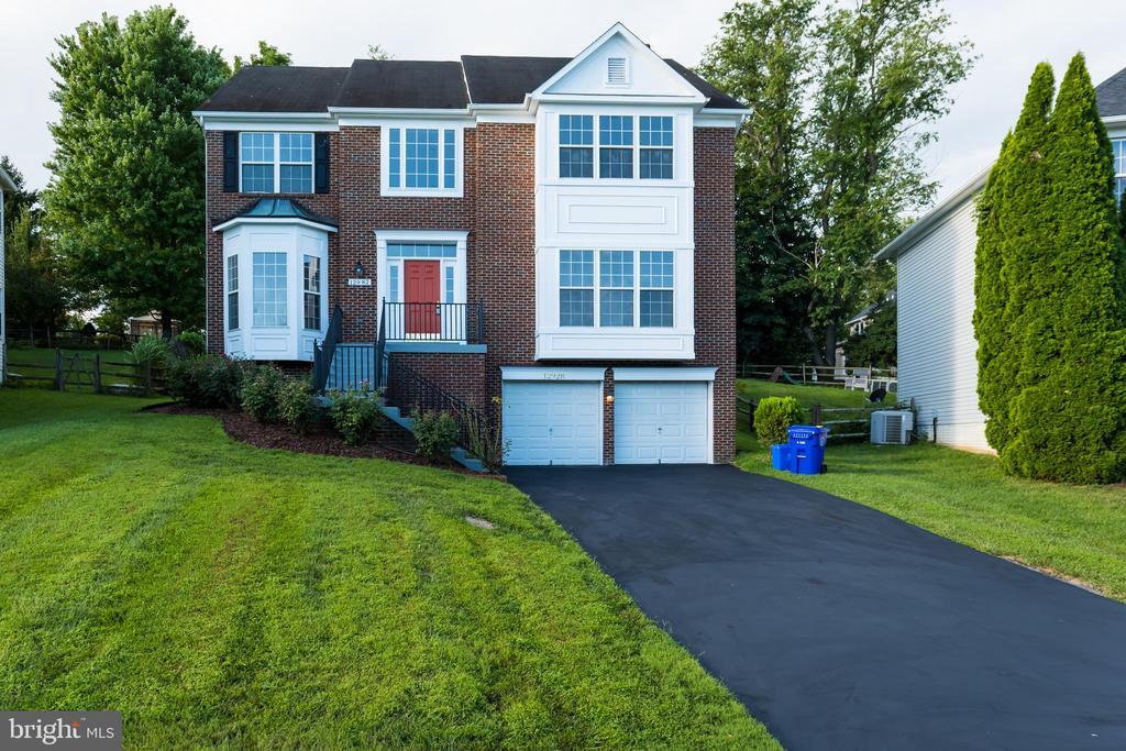 12928 Summit Ridge Terrace in Germantown, MD - Building Photo