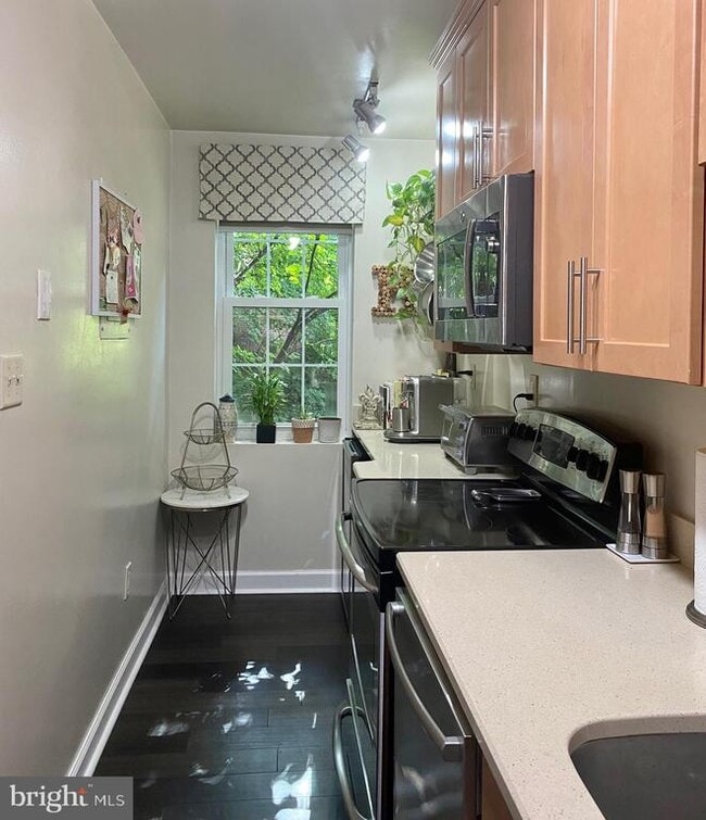 property at 1800 Key Blvd