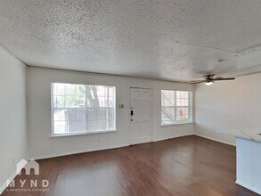 3624 Parkridge Dr in Dallas, TX - Foto de edificio - Building Photo