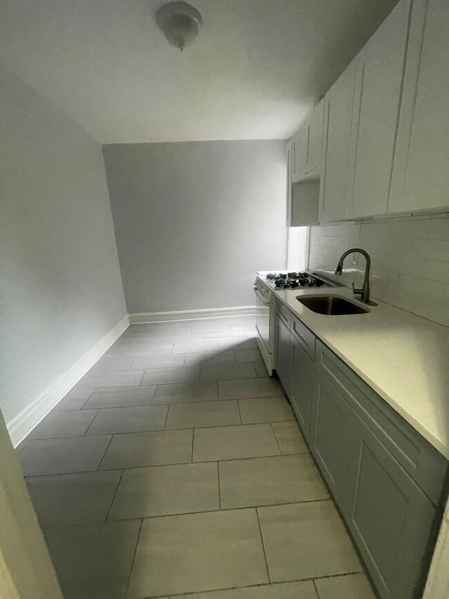 125 Osborne Ter, Unit 17, Unit 17