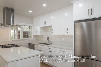3028 Colorado Ave in Santa Monica, CA - Building Photo - Building Photo