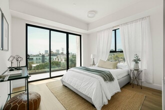 The Overland 16 in Los Angeles, CA - Foto de edificio - Building Photo
