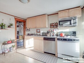 60 Powder House Blvd, Unit 3 in Somerville, MA - Building Photo - Building Photo