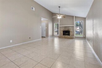1106 Ravenscourt Dr in Sugar Land, TX - Building Photo - Building Photo