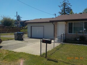 105 S Exchange St in Aberdeen, WA - Foto de edificio - Building Photo