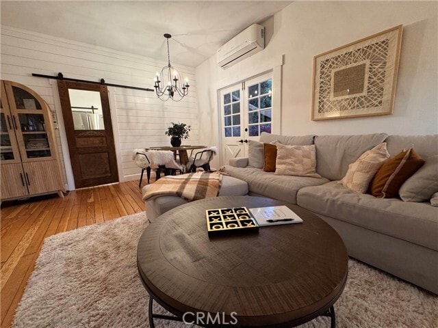 323 W 18th St in Santa Ana, CA - Building Photo - Building Photo