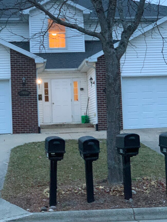 2946 Kentville Dr Rentals in Sun Prairie, WI