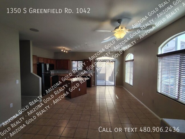 1350 S Greenfield Rd in Mesa, AZ - Building Photo - Building Photo