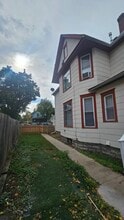 585 Case Ave, Unit 1 in St. Paul, MN - Building Photo - Building Photo