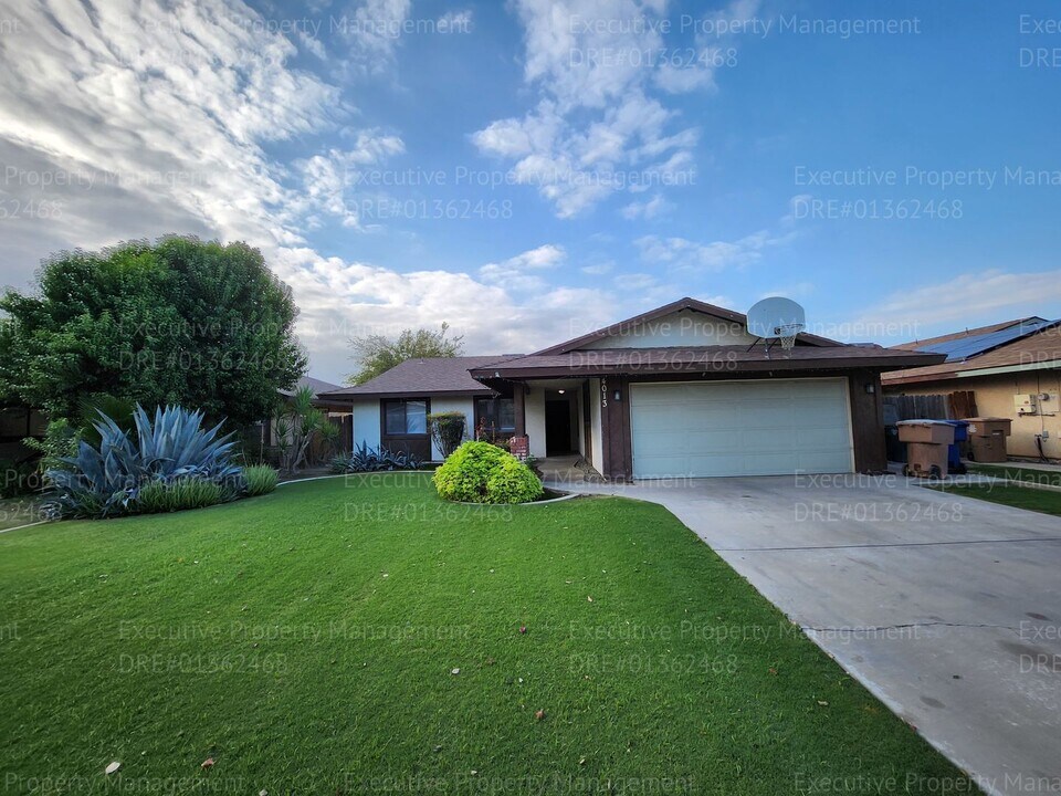4013 Sugar Cane Ave in Bakersfield, CA - Foto de edificio