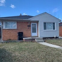 23851 Scotia Rd in Oak Park, MI - Building Photo