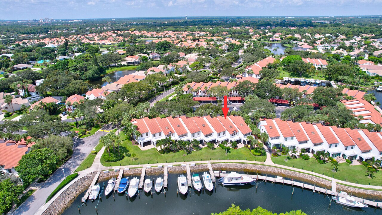 2299 Treasure Isle Dr in West Palm Beach, FL - Building Photo