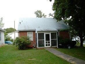 701 St Clair Ave in Charlottesville, VA - Building Photo - Building Photo