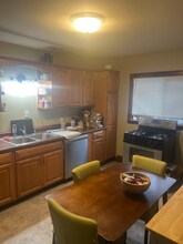 1937 Spohn Ave, Unit 1 in Madison, WI - Building Photo - Building Photo