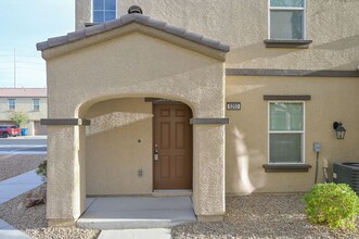 5202 Dubris Dr in Las Vegas, NV - Building Photo - Building Photo