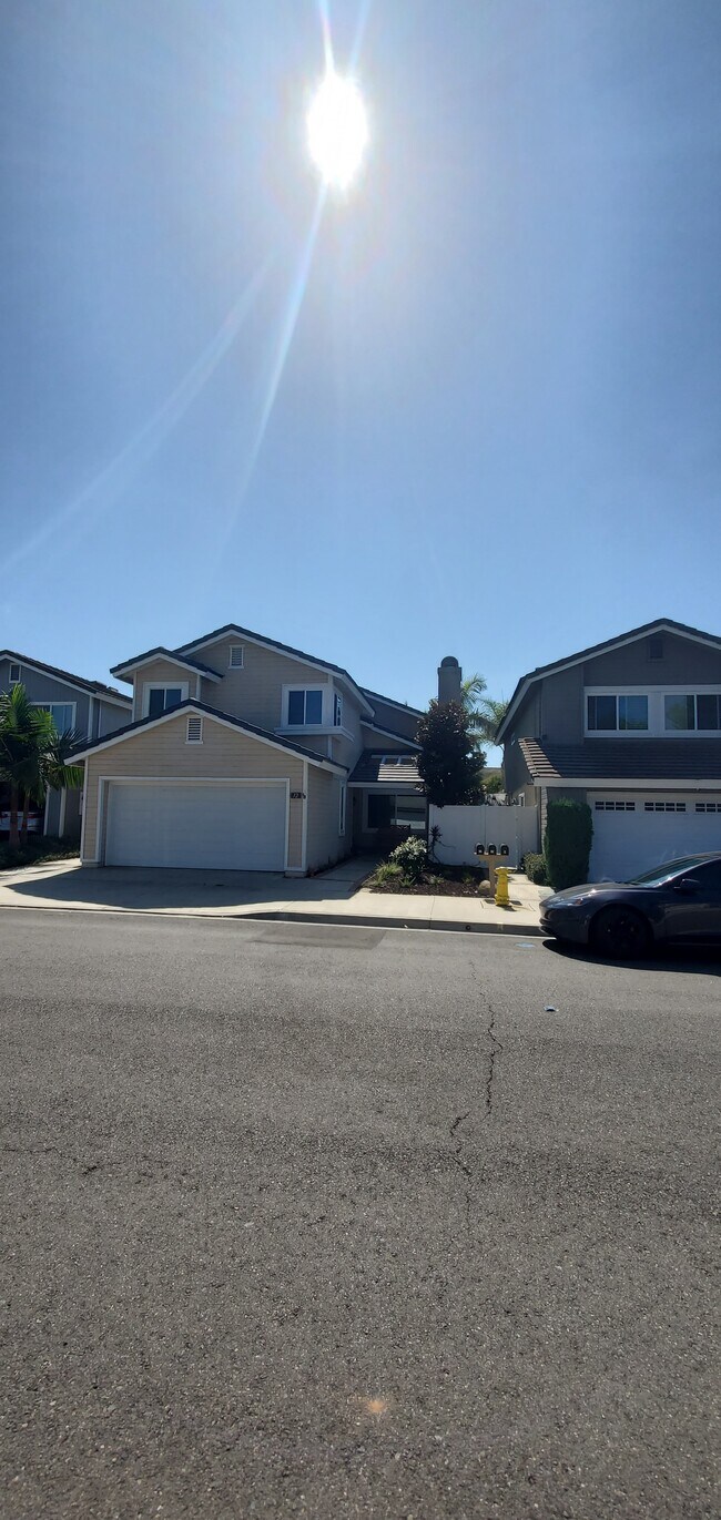 12 Hazelnut in Irvine, CA - Building Photo - Building Photo