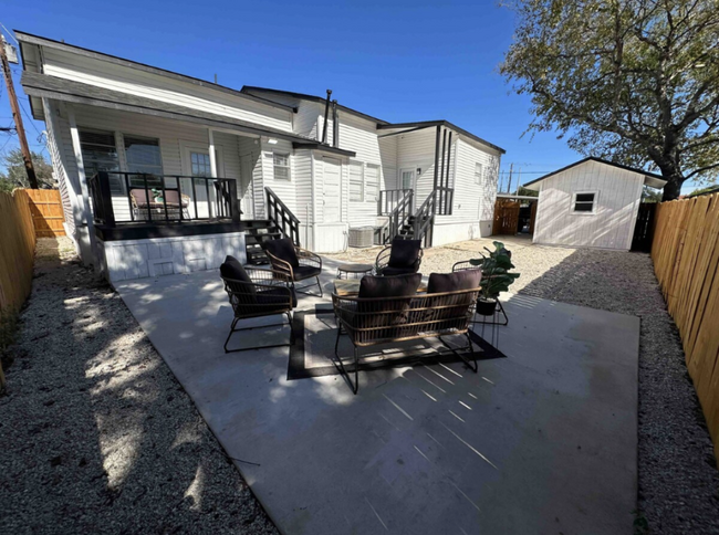 322 Andrews St in San Antonio, TX - Building Photo - Building Photo