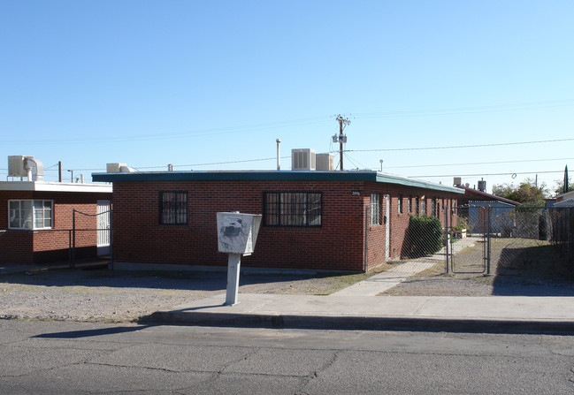 3900 Harrison Ave in El Paso, TX - Building Photo - Building Photo