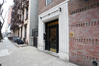 119 Greenwich Ave in New York, NY - Building Photo - Building Photo