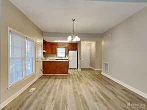 210 Village Walk in Columbia, SC - Foto de edificio - Building Photo