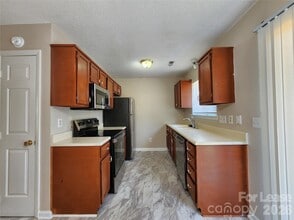6227 Mayridge Dr in Charlotte, NC - Building Photo - Building Photo